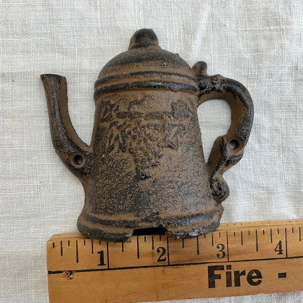 Vintage Cast Iron Teapot Wall Grape Vine Rustic Brown Farmhouse Door Knocker?